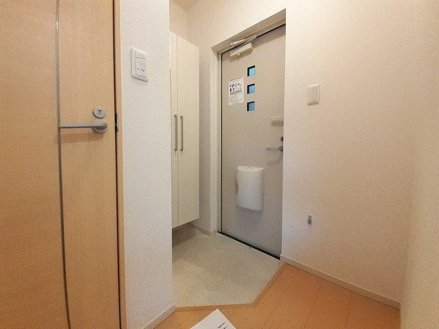 ブランニューメゾンの玄関
