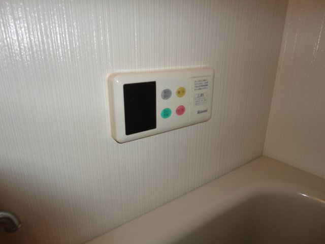 メゾンドサクセスの浴室|追い炊き給湯器