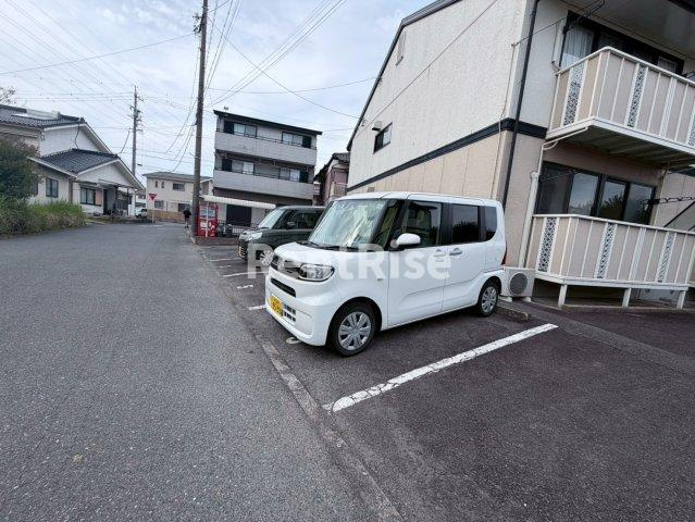 メゾン ノア Ａの駐車場