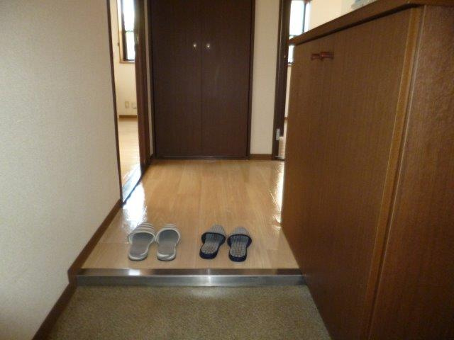 ピュア・ライフ Aの玄関