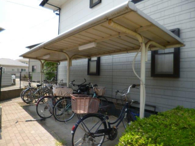 ピュア・ライフ Aのその他共用部分|自転車置き場