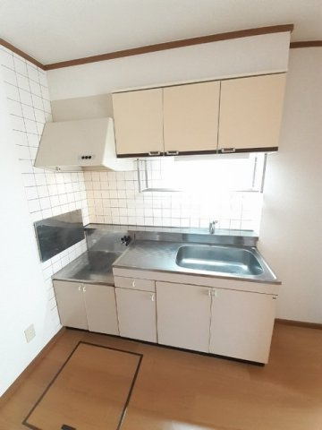 フレグランス望Ａのキッチン|コンパクトなキッチンで掃除もラクラク