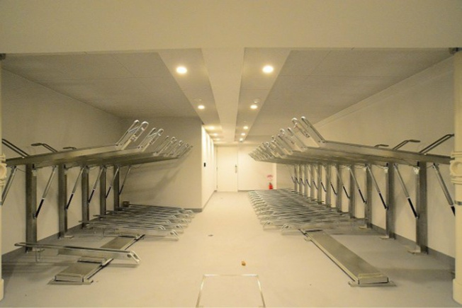【駐車場】