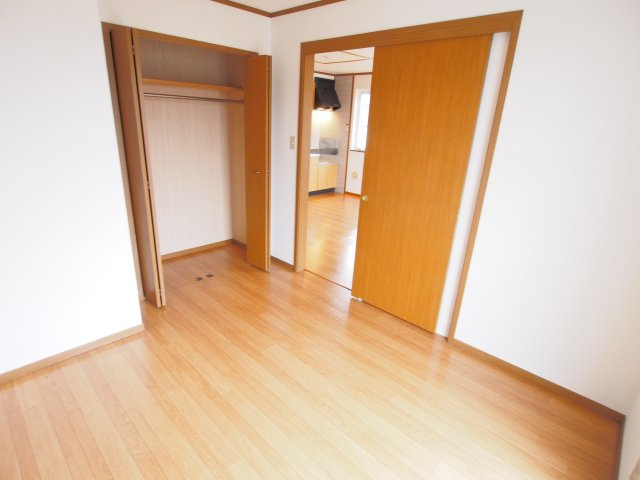 グリーンパレス　B棟の寝室
