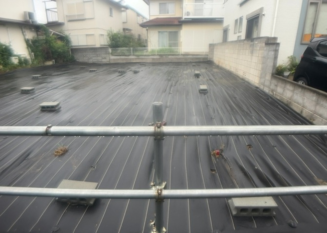 【外観】 | 家を建てる場合、方位は要チェックです。現実的に日当たりのよい家ならばリビングは南側、建築基準法でも北側に当たる家への配慮は求められています。土地を見学に行く際は、方位磁針を持って行くようにしましょう。