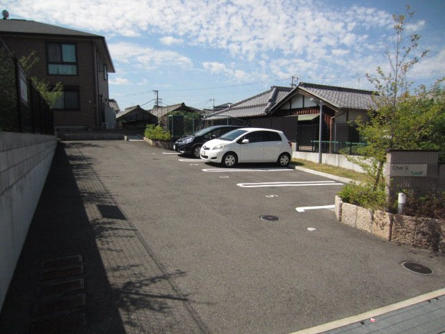 【駐車場】
