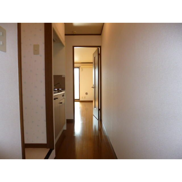 アンプルールフェールＹｏｓｈｉｄａの玄関