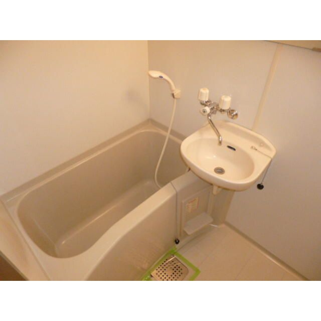 アンプルールフェールＹｏｓｈｉｄａの浴室