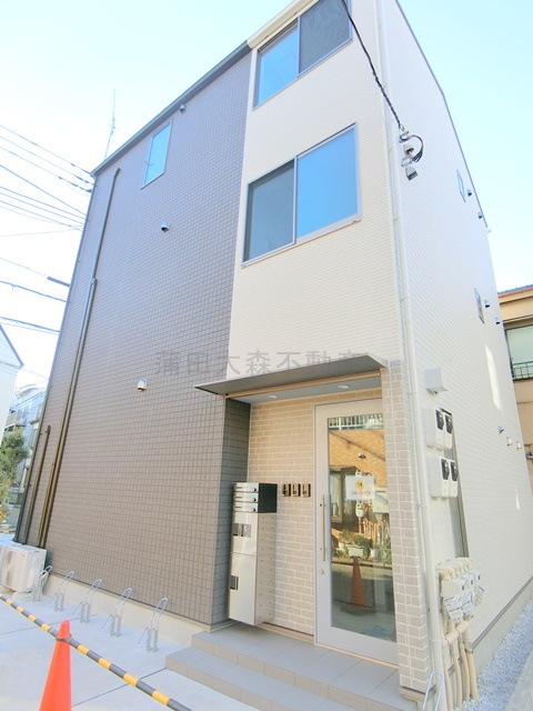 FELICE(フェリーチェの外観|2025年12月築　木造地上3階建て　東京都大田区蒲田2丁目
京急本線京急蒲田駅最寄り徒歩6分、梅屋敷駅徒歩6分、JR京浜東北線蒲田駅徒歩11分