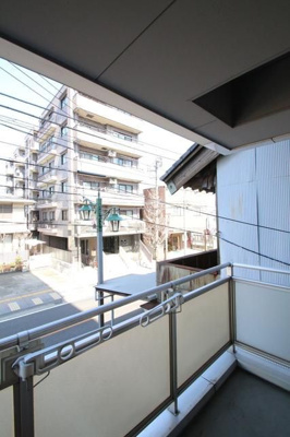 【バルコニー】 | ドミール川越 | 落ち着いた時間を過ごせるバルコニーです