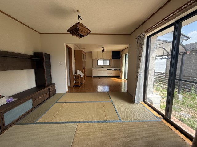 米野木町北山貸家Ⅱの居間・リビング