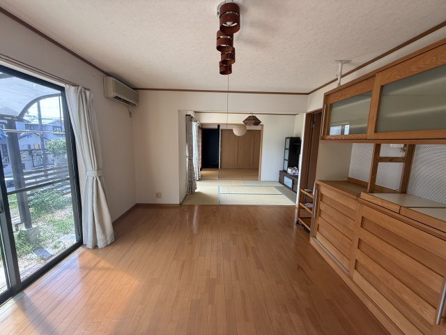 米野木町北山貸家Ⅱの居間・リビング