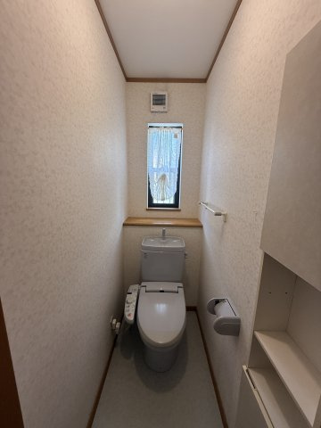 米野木町北山貸家Ⅱのトイレ|1階トイレ