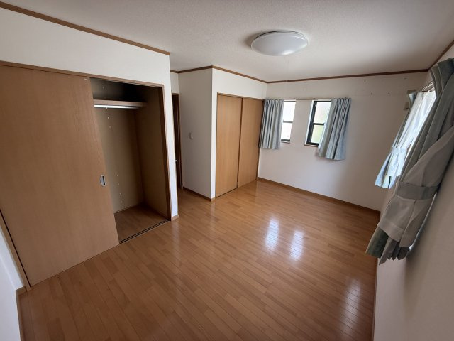 米野木町北山貸家Ⅱの洋室|1階洋室8帖