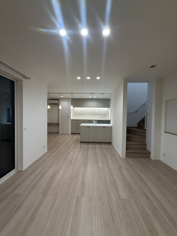 【居間・リビング】芦屋市涼風町26-6戸建て