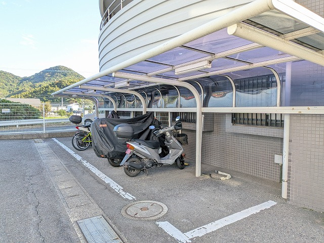 ロワイヤル企救丘（B-1）の駐輪場
