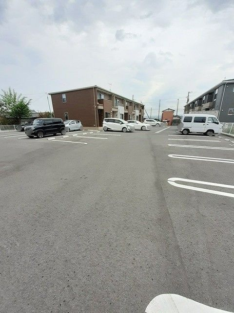 コロレ星原　Ⅱの駐車場