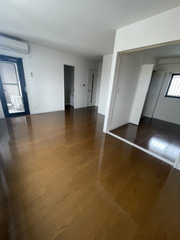COURT CONDOHRの居間・リビング