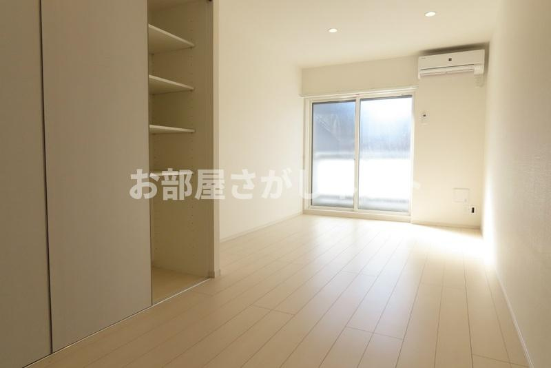 リブリ・オブリジャンス【おとり物件なし】#学生・社会人にオススメ！初期費用分割払いOK！の居間・リビング