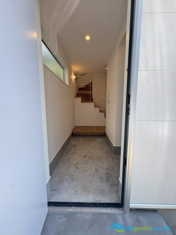 鎌倉市腰越5丁目　新築戸建　全1棟の玄関|毎日通る玄関はこちらです