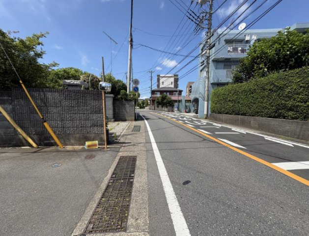 厚木市戸室２丁目　全２棟の前面道路含む現地写真