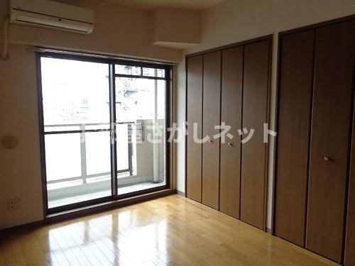 桜木町堂ノ下マンション【おとり物件なし】#学生・社会人にオススメ！初期費用分割払いOK！の居間・リビング|洋室　※2015年4月撮影