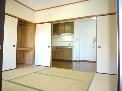 【寝室】 | アーバンビュー本川越 | 広くて明るい寝室