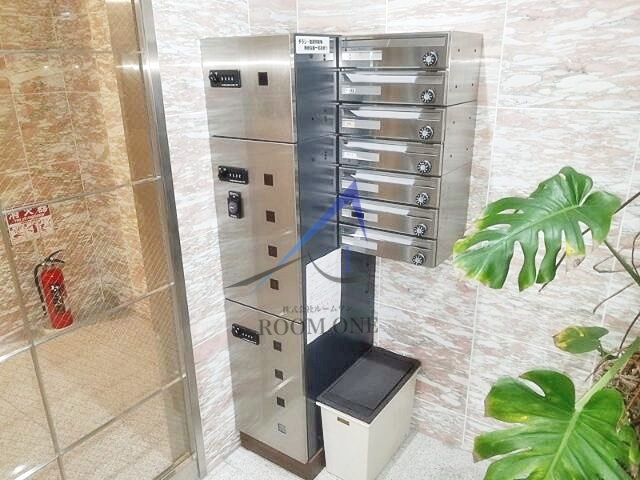 ラ　グリシーヌのその他共用部分|宅配ボックスと集合ポストです。