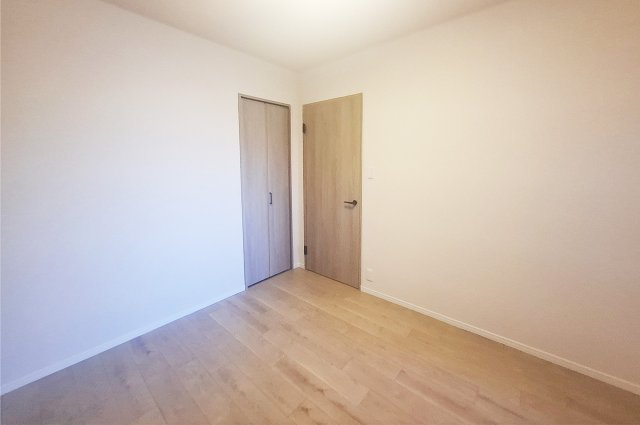 ディオ・フェルティ白鷺の寝室|洋室1：クローゼット付きの約5.5帖の洋室です。