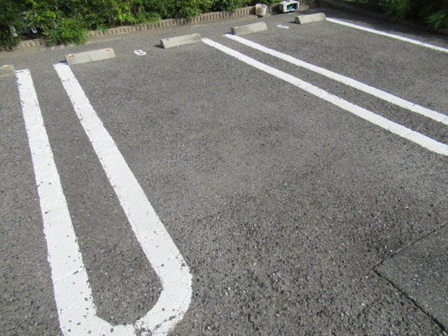 ミーテ　ククルの駐車場