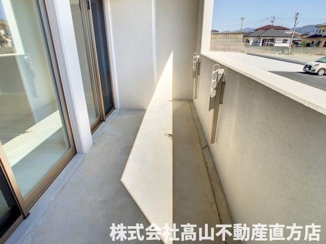 直方市大字下新入の賃貸マンションのバルコニー