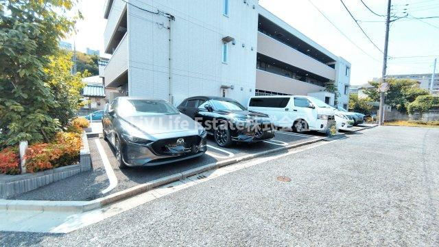アナシエ石神井台の駐車場