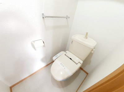 【トイレ】 | ソレイユ元町Ⅱ　Ｂ | コンパクトで使いやすいトイレです
