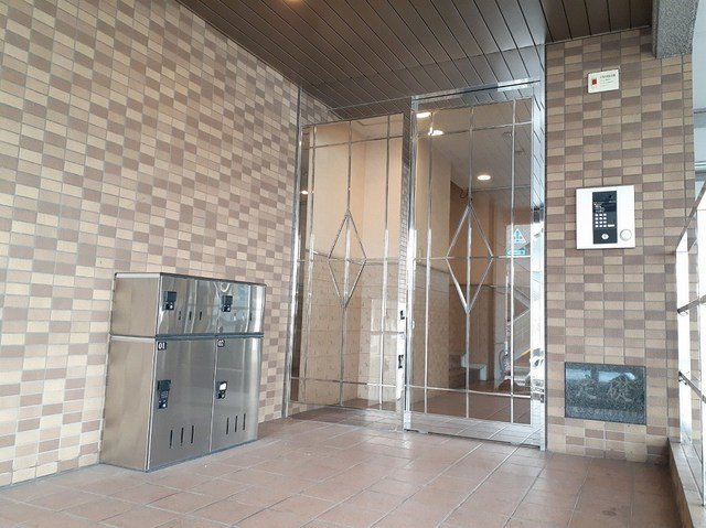 【エントランス】 | エルマーノ下到津 | 毎日通るエントランスはこのようになっています