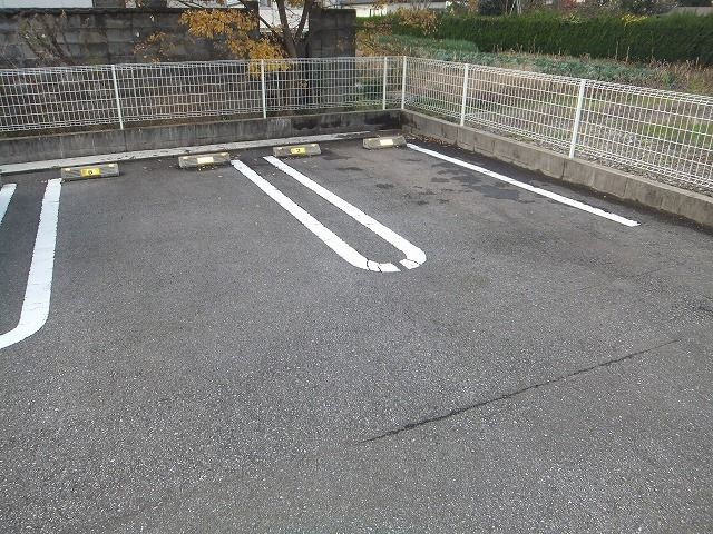 サンフォレスタの駐車場