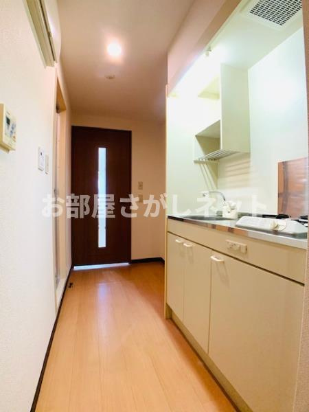 イーストコート芝【おとり物件なし】#学生・社会人にオススメ！初期費用分割払いOK！の居間・リビング