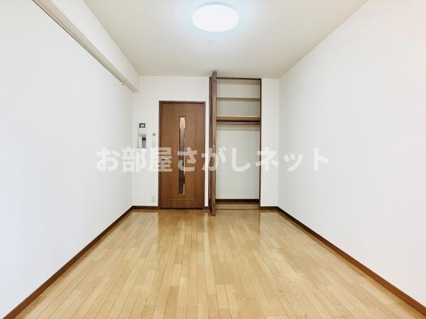 イーストコート芝【おとり物件なし】#学生・社会人にオススメ！初期費用分割払いOK！の居間・リビング