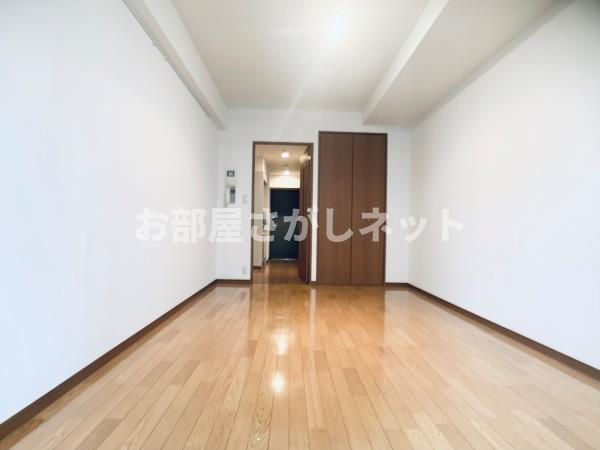 イーストコート芝【おとり物件なし】#学生・社会人にオススメ！初期費用分割払いOK！の居間・リビング