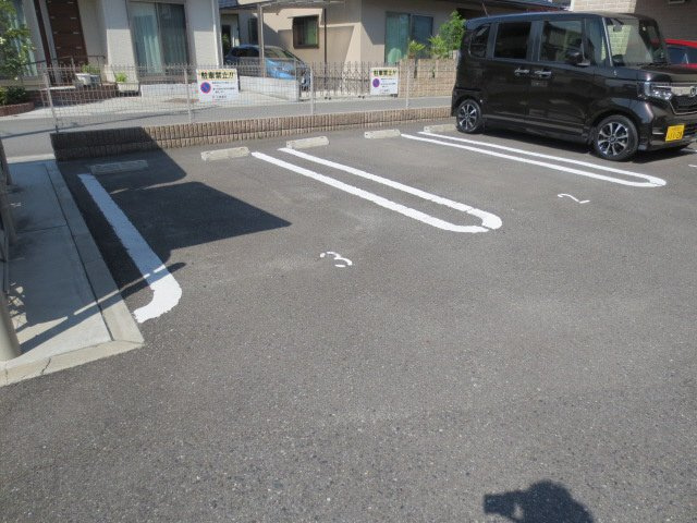 プリマ・ステラの駐車場
