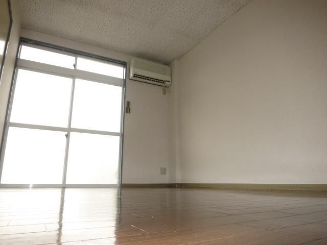 【居間・リビング】 | くるみハイツ２ | 居間です