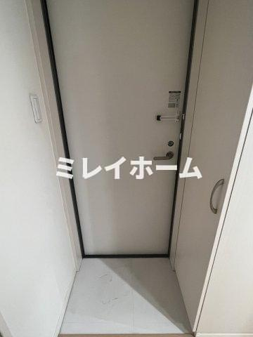 ラファライズの玄関|同建物内、別のお部屋の参考写真になります。