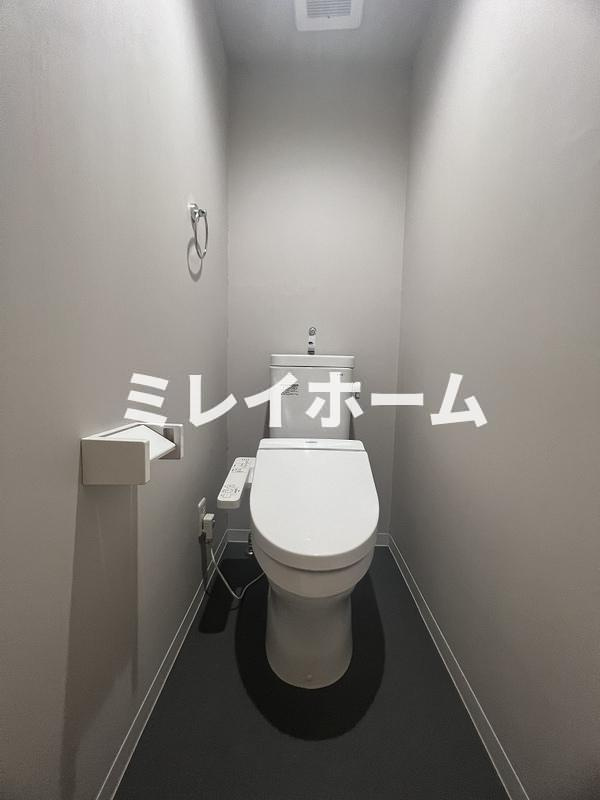 ラファライズのトイレ|同建物内、別のお部屋の参考写真になります。