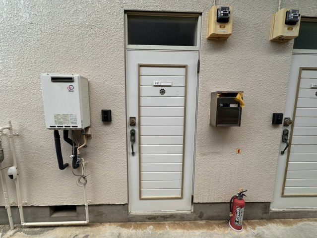 CASA-1の玄関