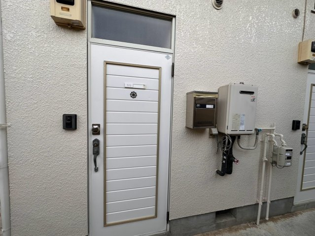 CASA-1の玄関