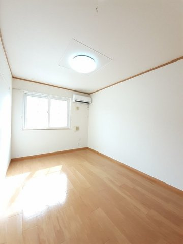 グレイスフル　Ａの内装|明るい色調の室内です