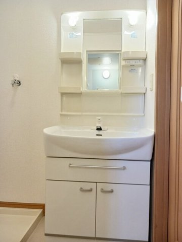 ハッピネスハウス　Ｂの洗面所|コンパクトで使いやすい洗面所