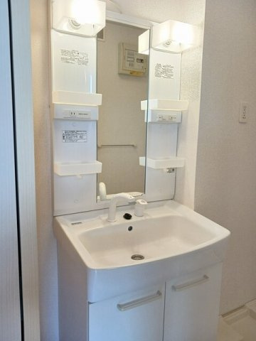 ボヌール　Ａの洗面所|コンパクトで使いやすい洗面所