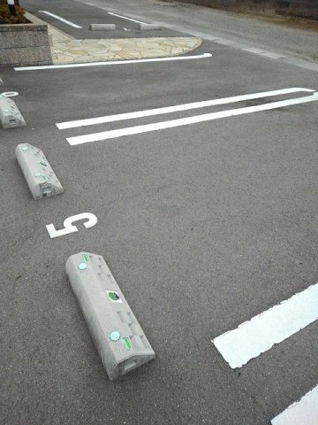 ミニヨン　アンジュの駐車場|駐車スペースもあります