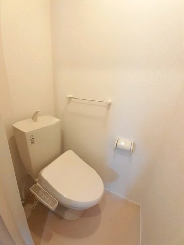 メゾンリヴィエールＢのトイレ|落ち着いたトイレです