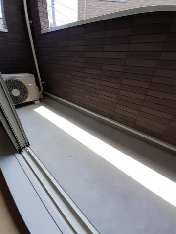 メゾンリヴィエールＢのバルコニー|開放的で明るい空間を演出してくれるバルコニーです